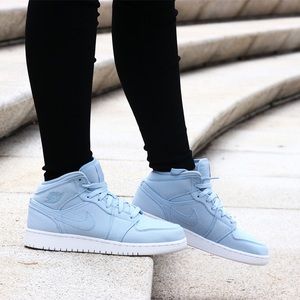 air jordan 1 mid women's blue